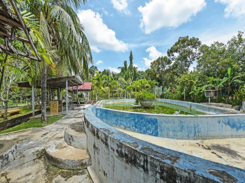 Oyo 90636 Teratak Zakiah Chalet Джерантут Екстер'єр фото